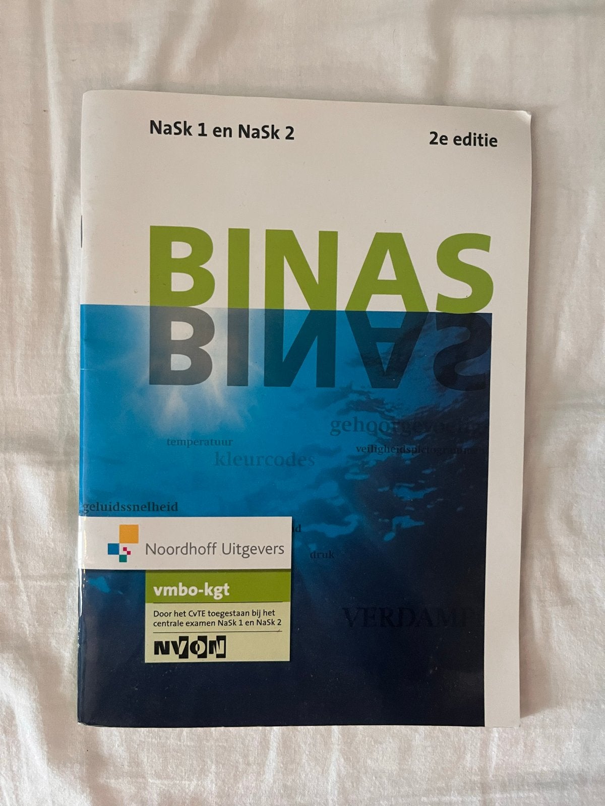 BINAS NaSk 1 en NaSk 2 vmbo-kgt 2e editie, Ophalen of Verzenden, Gelezen, VMBO, Natuurkunde