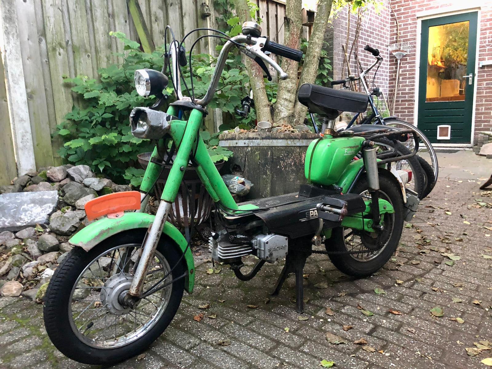 Sparta funny opknapper met kenteken, Ophalen, Sparta, 49 cc, Maximaal 25 km/u
