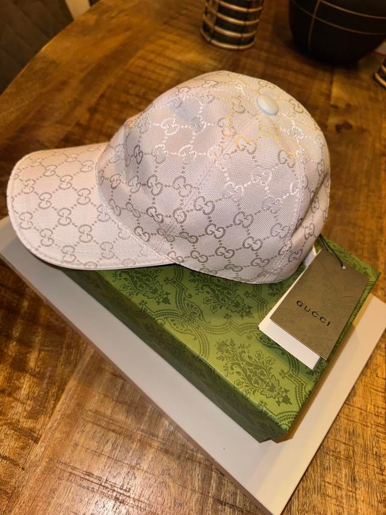Gucci Monogram Cap White Complete Set, Ophalen of Verzenden, Nieuw, One size fits all, Pet