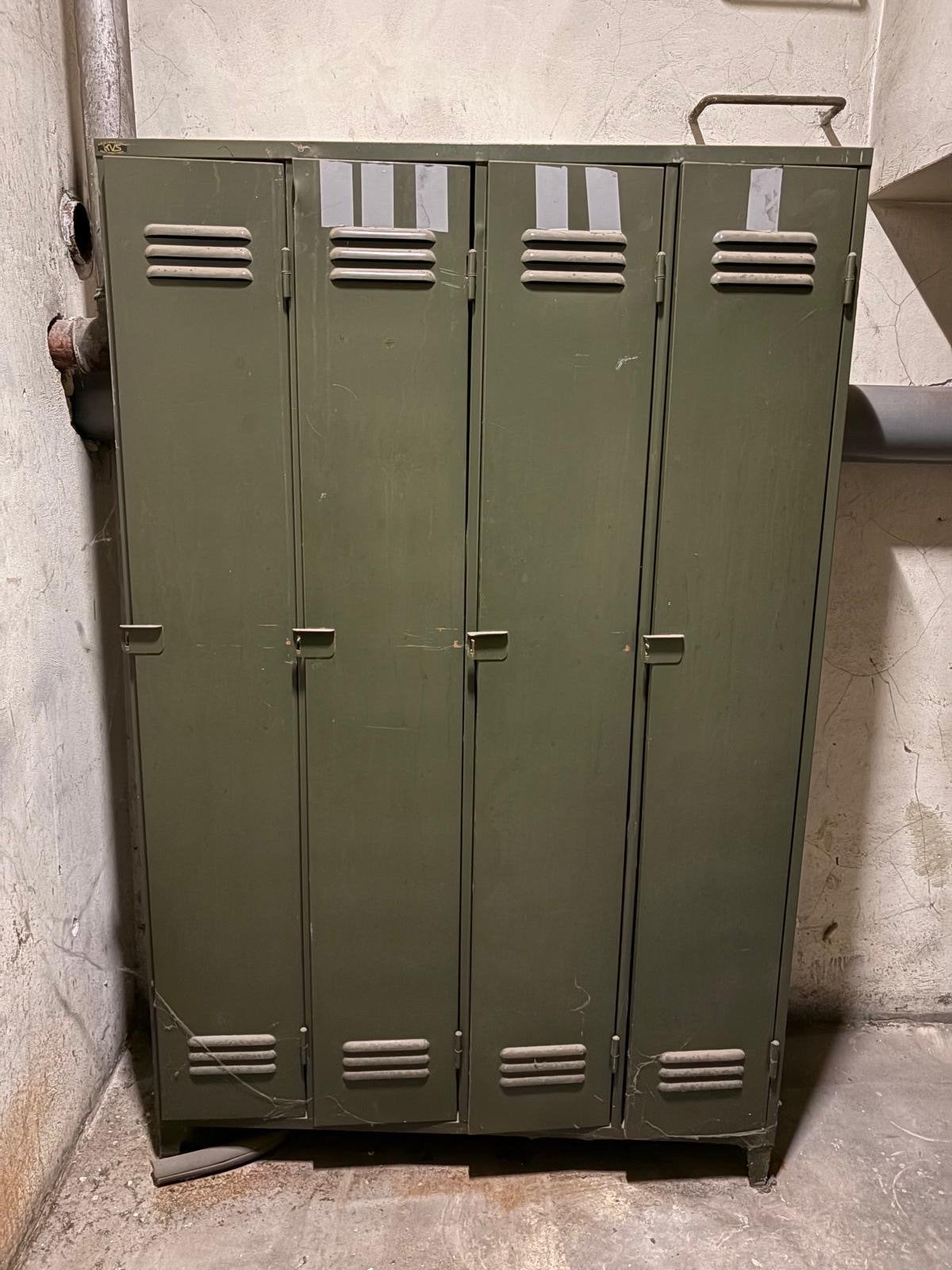 Vintage KVS industrieele locker Olijfgroene 4-Deurs Locker, Huis en Inrichting, Ophalen, Gebruikt