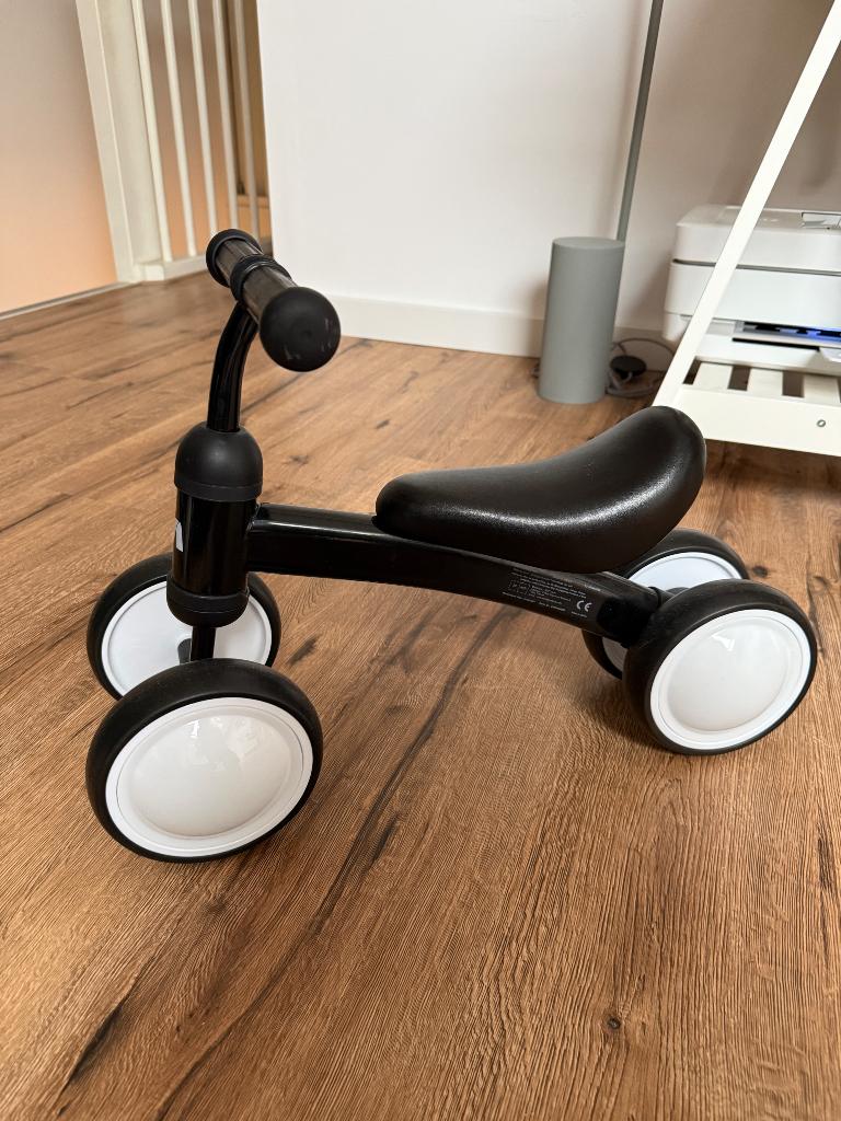 Peuter loopfiets met licht in wielen, Ophalen, Zo goed als nieuw, Loopfiets