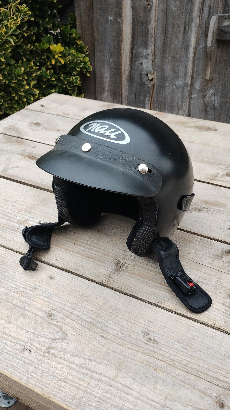 Nau Fashion Scooterhelm Zwart Maat M met Zonneklep, Fietsen en Brommers, Brommerhelmen, Zo goed als nieuw, Medium, Ophalen of Verzenden