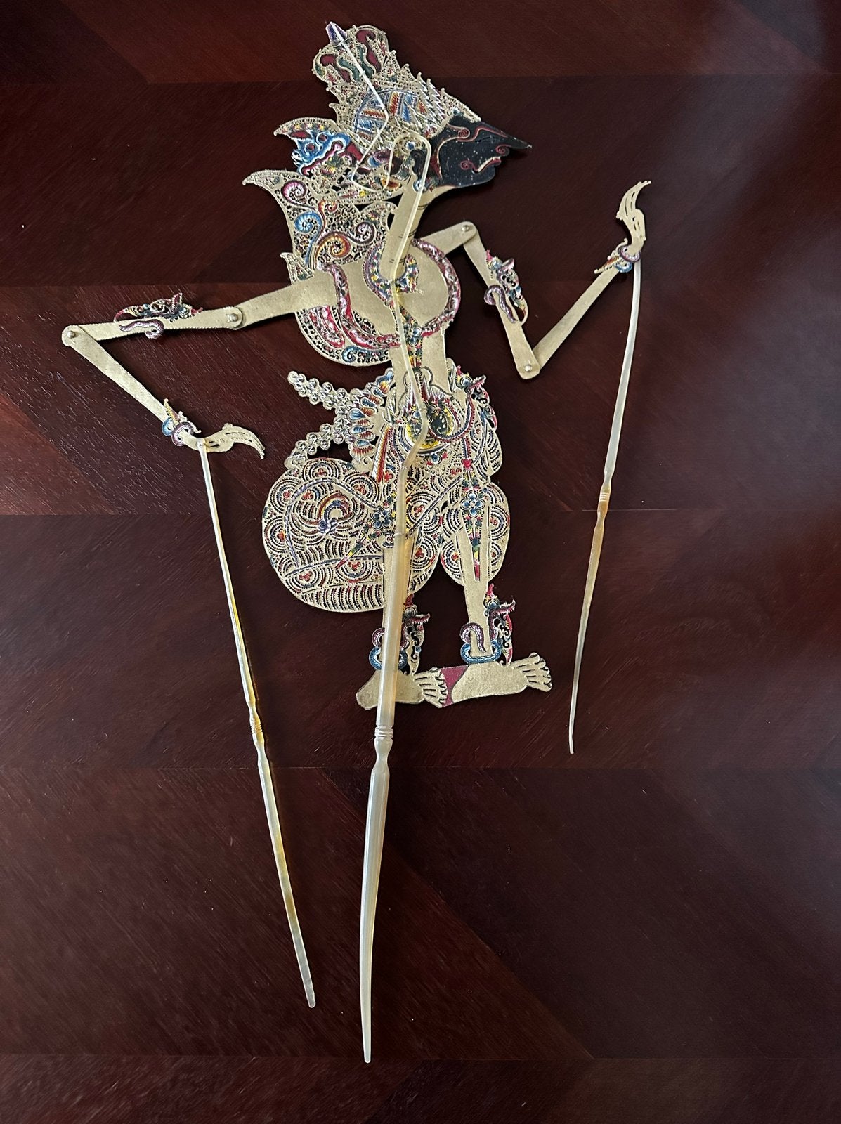 Wayang Kulit Pop, traditioneel Indonesisch schaduwpoppenspel, Natuurlijk materiaal, Handgemaakt, 70 cm, Ophalen of Verzenden