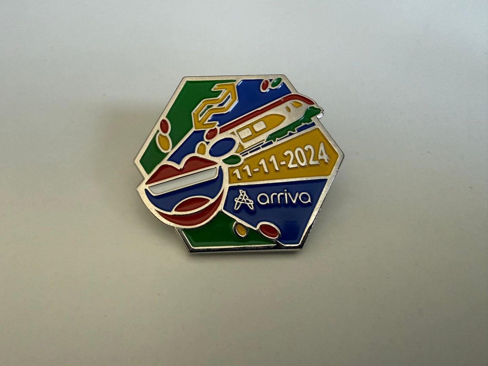 NS / Arriva Pin 11-11-2024 Trein, Ophalen of Verzenden, Zo goed als nieuw, Transport, Speldje of Pin