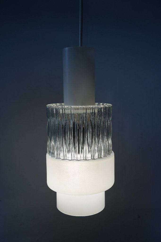 Vintage hanglamp helder relief mat glas bakeliet Erich DDR, Glas, Gebruikt, Vintage, E27 (groot)