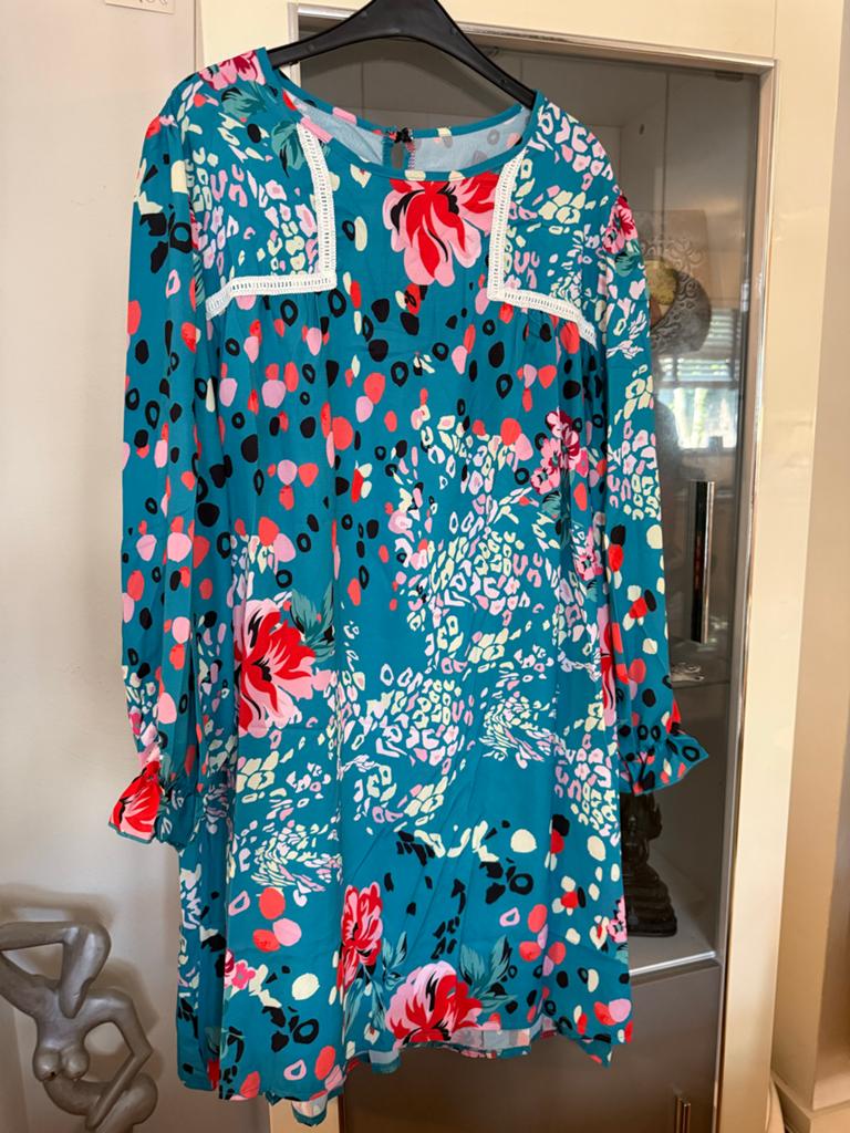 Prachtige nieuwe Chic me jurk met bloemenprint, maat 50-52, Kleding | Dames, Grote Maten, Ophalen of Verzenden, Nieuw, Overige kleuren