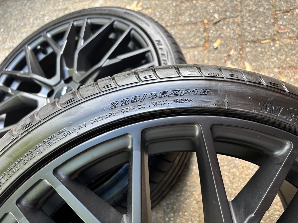 Nieuwe Carmani velgen met nieuwe banden 225/35ZR18, Auto-onderdelen, Banden en Velgen, Ophalen, 18 inch, Banden en Velgen, Nieuw