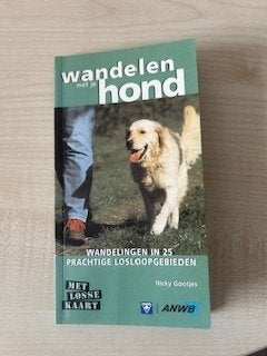 2 boekjes over wandelen met je hond, Gelezen, Honden, Ophalen of Verzenden, Nicky Gootjes