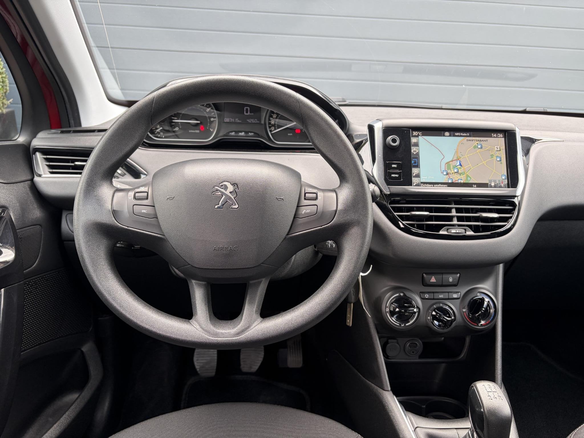 Foto 3 van Peugeot 208 1.2 PureTech Blue Lion ✓D-riem vv in 2025✓1e