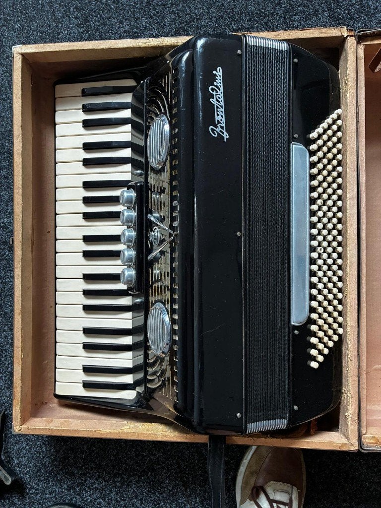 accordeon, Muziek en Instrumenten, Accordeons, Gebruikt, Met koffer, Toetsaccordeon, 120-bas