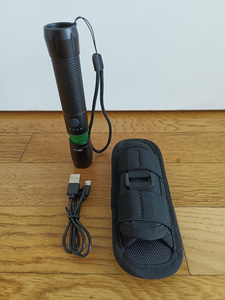 Zaklamp oplaadbaar met draaibaar hoesje, Ophalen of Verzenden, Nieuw, Accu