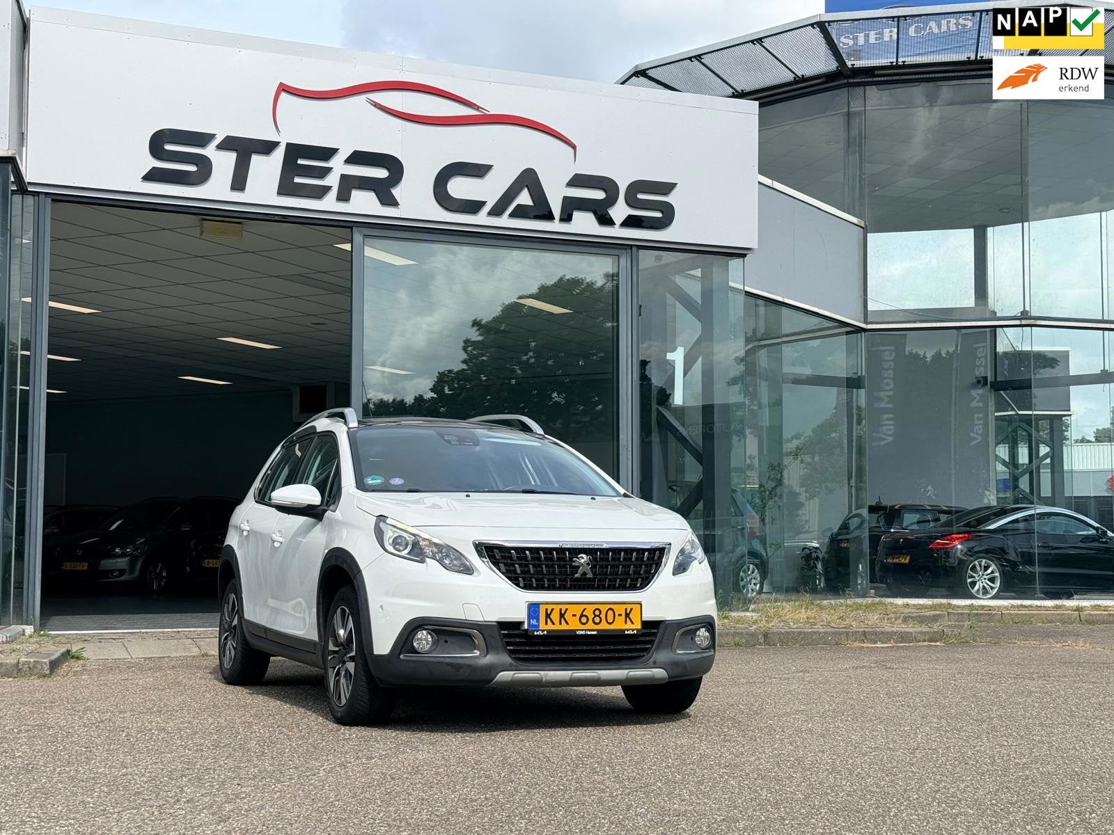 Peugeot 2008 1.2 PureTech Allure|Full optie|Nieuwe distribut, 1199 cc, 610 kg, Wit, Bedrijf