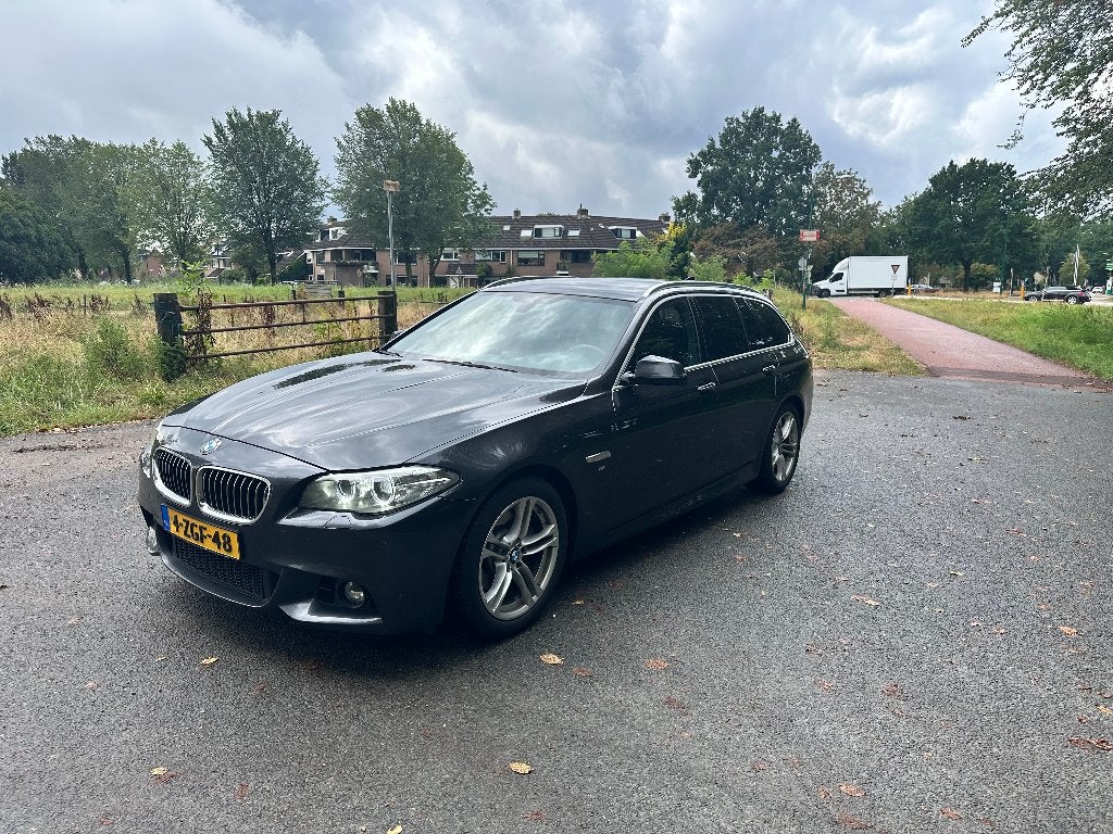 BMW 520i M-Pakket Automaat |183.000 km | Goed onderhouden, Zwart, 4 cilinders, 2000 kg, Alcantara