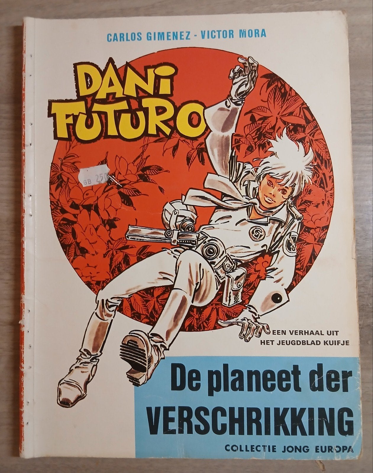Dani Futuro - De planeet der verschrikking (1975), Gelezen, Eén stripboek, Carlos Giménez en Víctor Mora, Ophalen of Verzenden