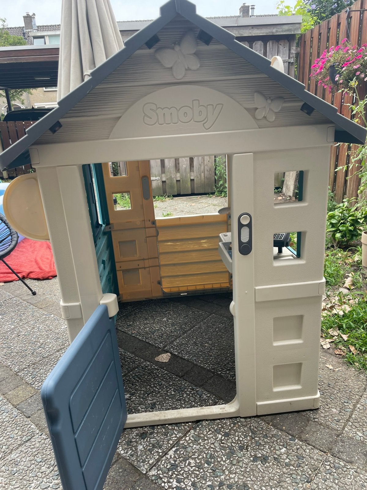 Smoby speelhuisje met werkende deurbel!, Ophalen, Zo goed als nieuw, Kunststof