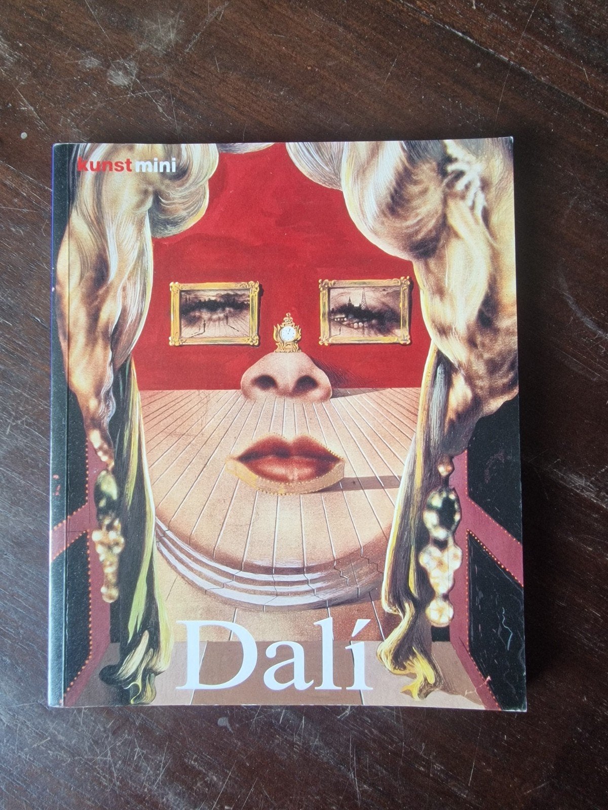 Dali Kunst Mini Boek - Surrealistische Meesterwerken, Ophalen of Verzenden, Gelezen, Schilder- en Tekenkunst, Salvador Dalí