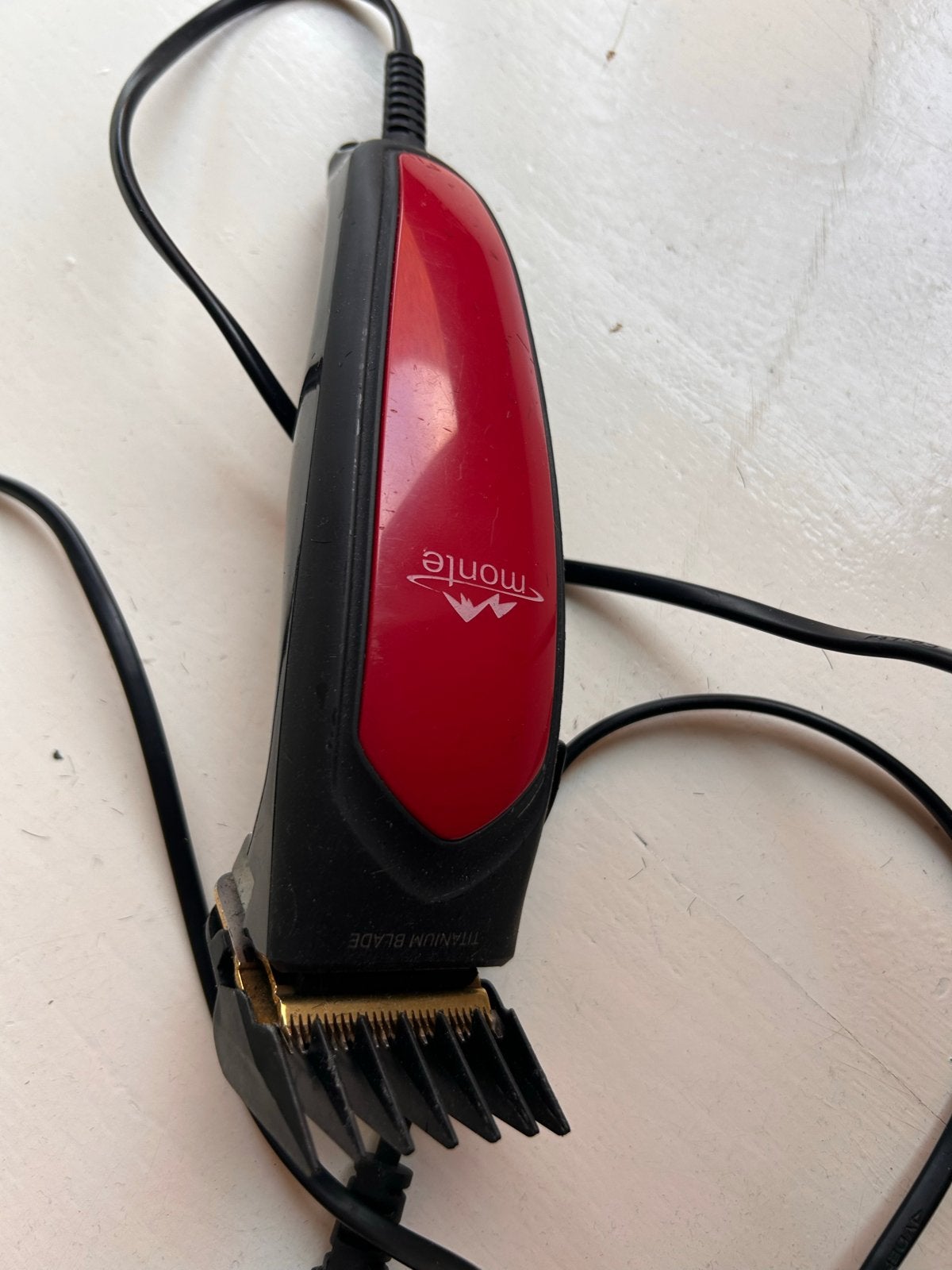Monte Tondeuse - Rood/Zwart - Titanium Blade, Ophalen of Verzenden, Gebruikt, Tondeuse