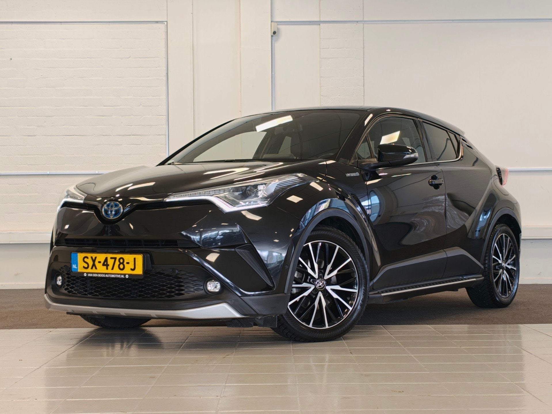 Toyota C-HR 1.8 Hybrid Executive Trekhaak Dikker dan de rest, Auto's, Dealer onderhouden, 4 cilinders, Zwart, 26 km/l