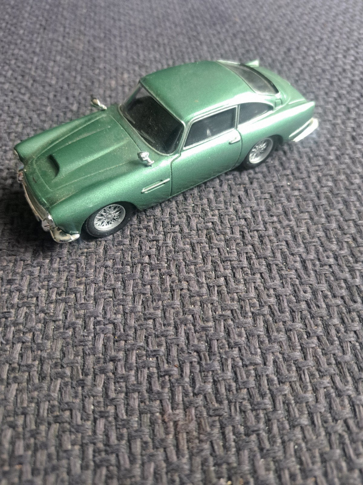 Altaya model aston Martin db4, Hobby en Vrije tijd, Modelauto's | 1:43, Overige merken, Gebruikt, Auto, Ophalen of Verzenden