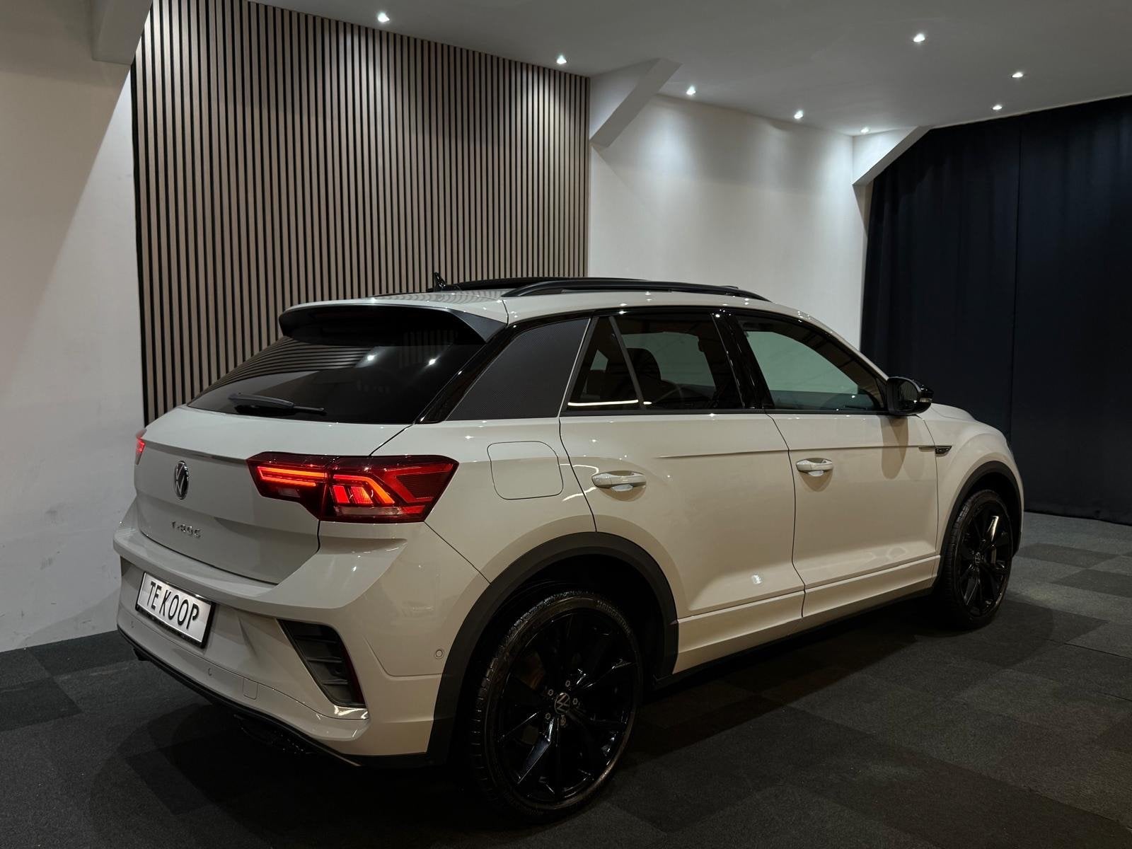 Volkswagen T-ROC 1.5 TSI R-Line Business 7-DSG 2023 Pano Cam, 1258 kg, Bedrijf, SUV of Terreinwagen, 1500 kg