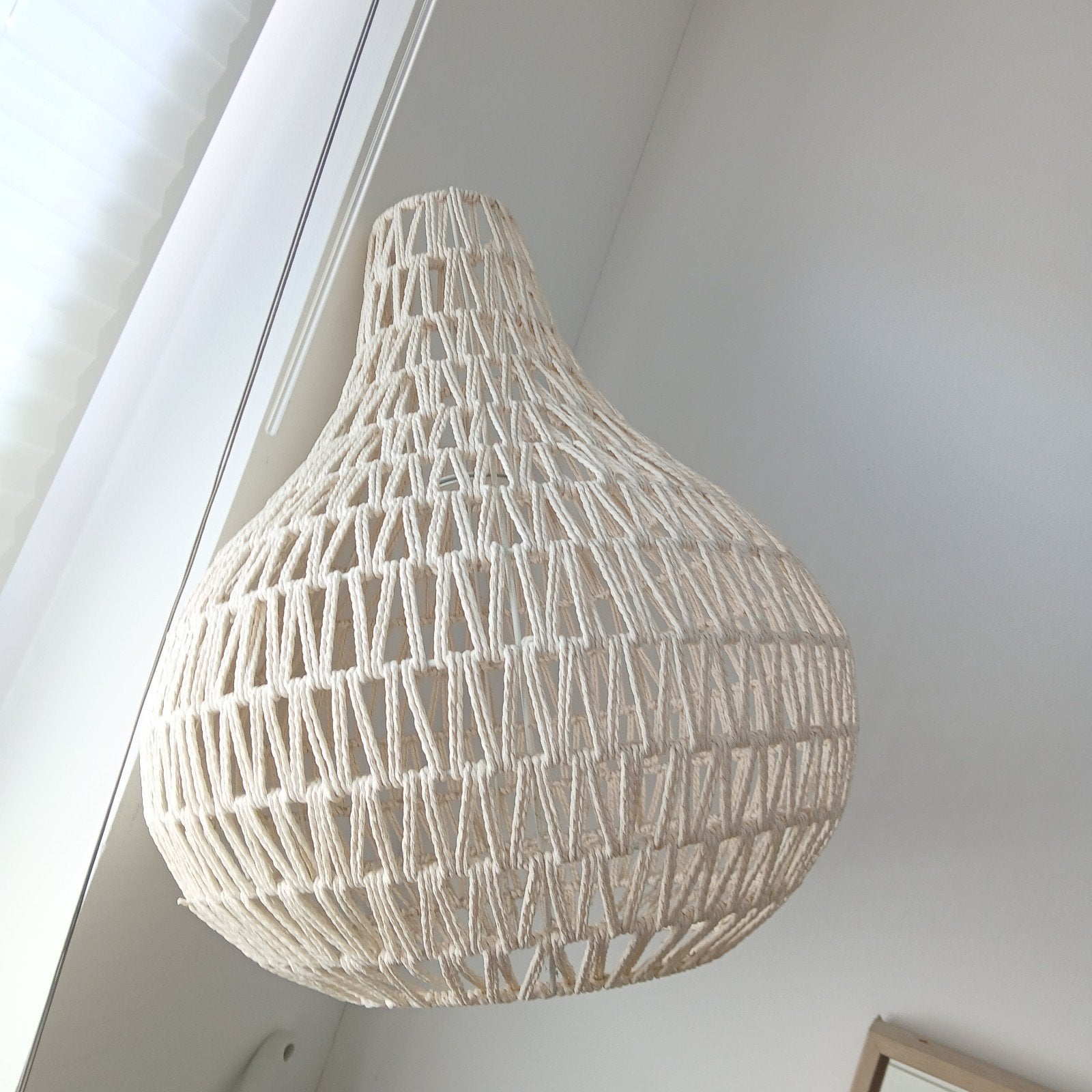 Hanglamp van macramé, boho stijl, wit/crème, Textiel, Overige fittingen, Ophalen of Verzenden, Zo goed als nieuw