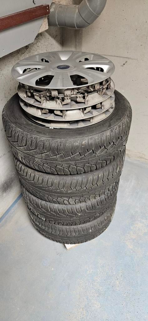 Winterbanden 205/55 R16 Uniroyal MS Plus 77 Ford Focus, Auto-onderdelen, Banden en Velgen, Ophalen