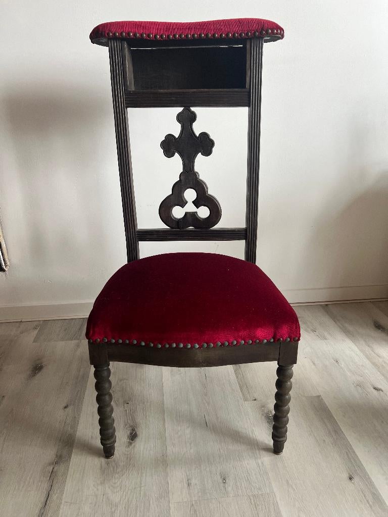 Bidstoel / Knielbankje, Ophalen