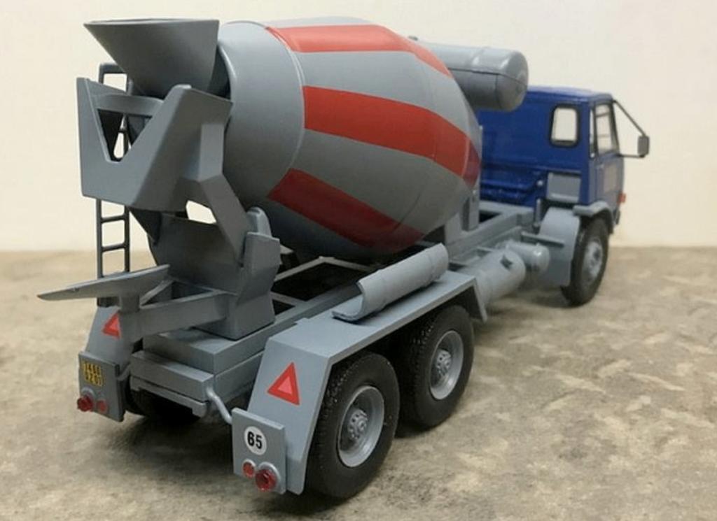 Berliet GRH 230 6X4 Beton mixer schaal 1/43 serie # 24, Verzenden, Nieuw, Bus of Vrachtwagen, Overige merken