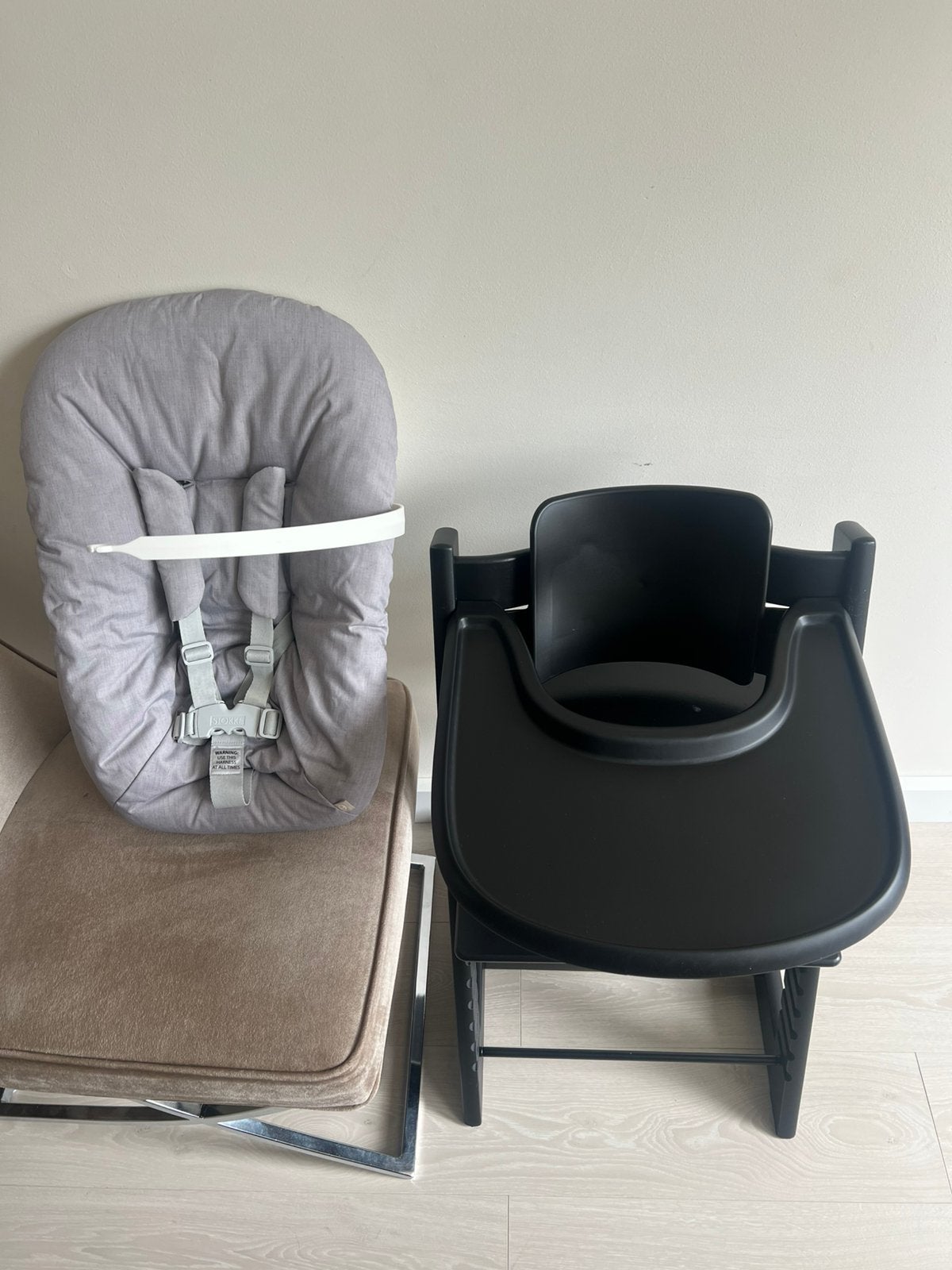 Tripp Trapp + newbornset + babyset & eetblad, Ophalen, Gebruikt, Meegroeistoel, Gordel(s)