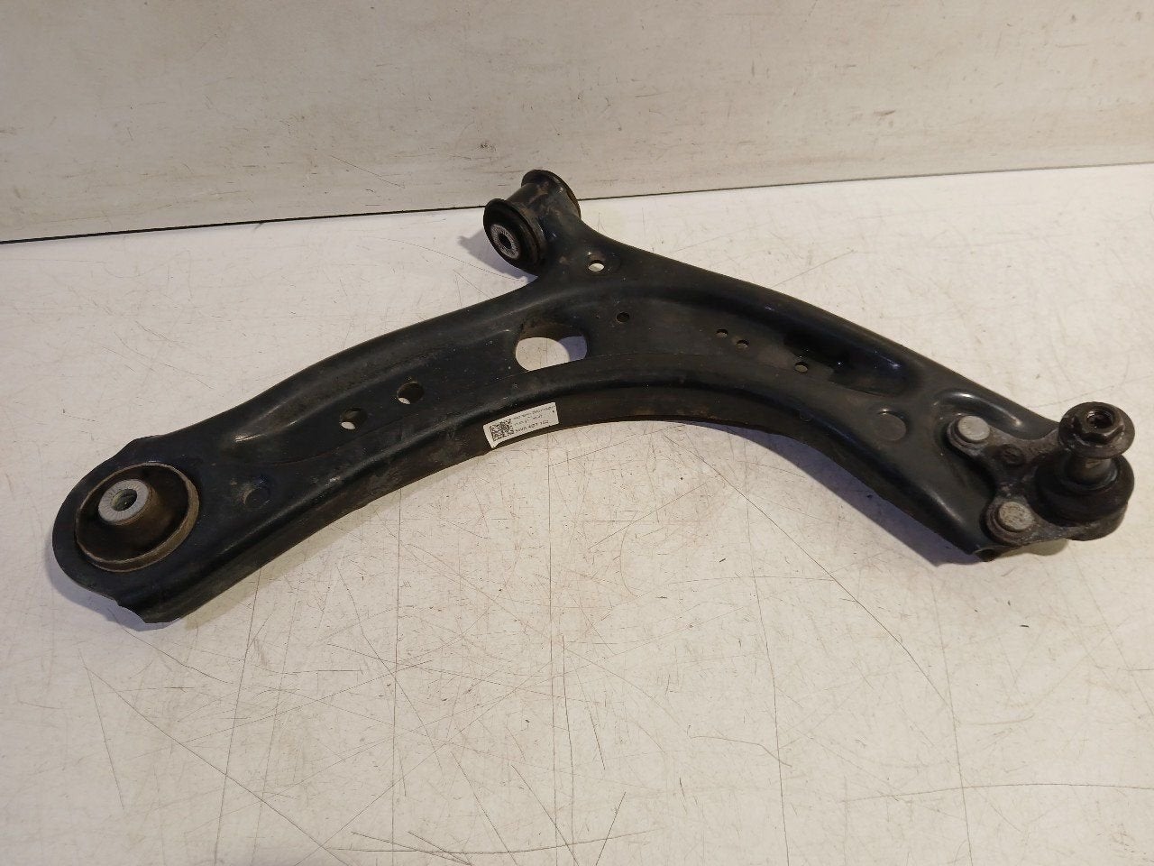 Draagarm rechts voor Volkswagen Golf, Onderdelen@venauto.nl, Van der Ven Autorecycling B.V., Gebruikt, Ettenseweg 76, 4706 PB Roosendaal, The Netherlands