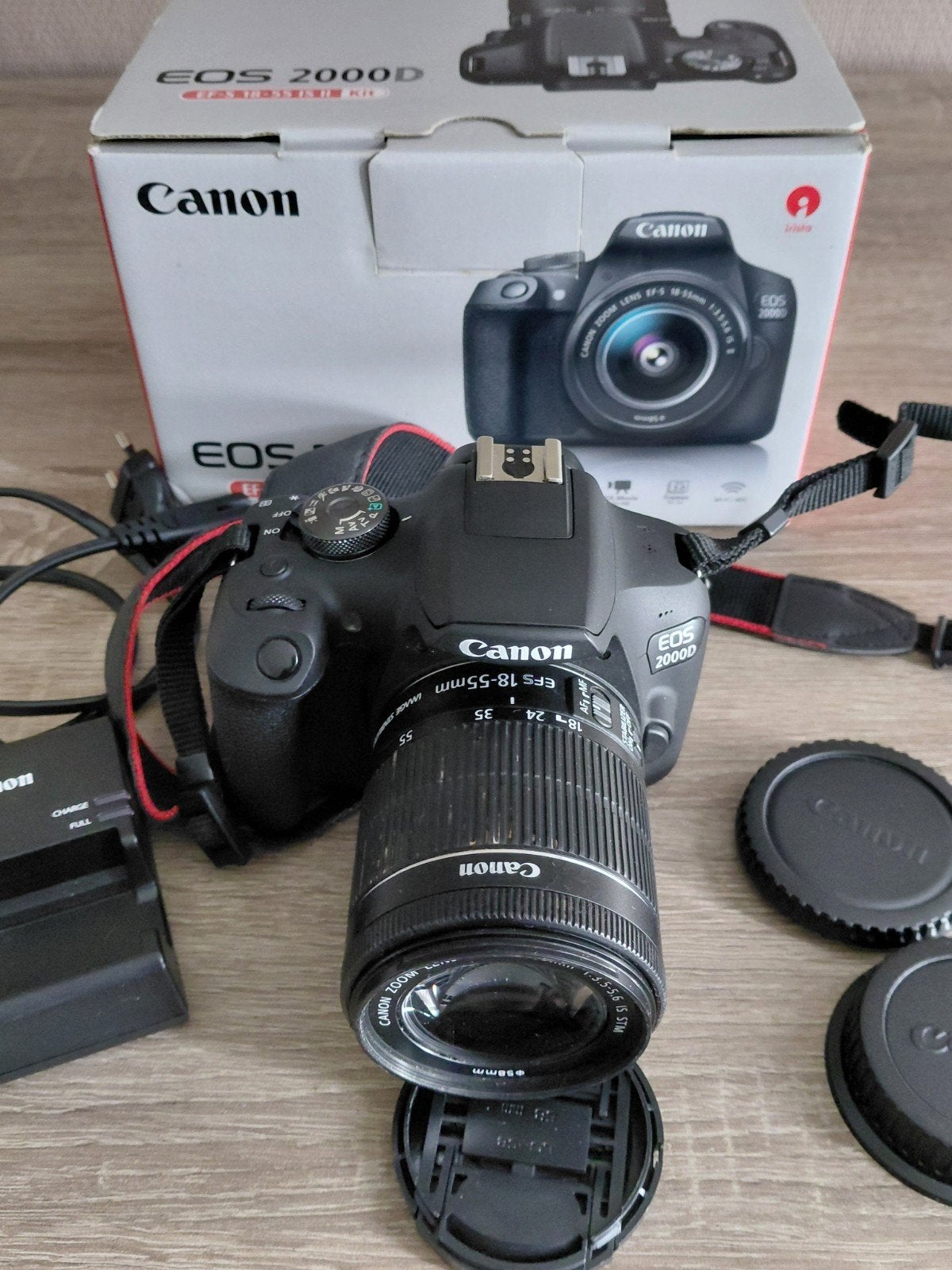Canon EOS 2000d camera met WIFI verbinding, Ophalen, Zo goed als nieuw, Canon, 8 keer of meer