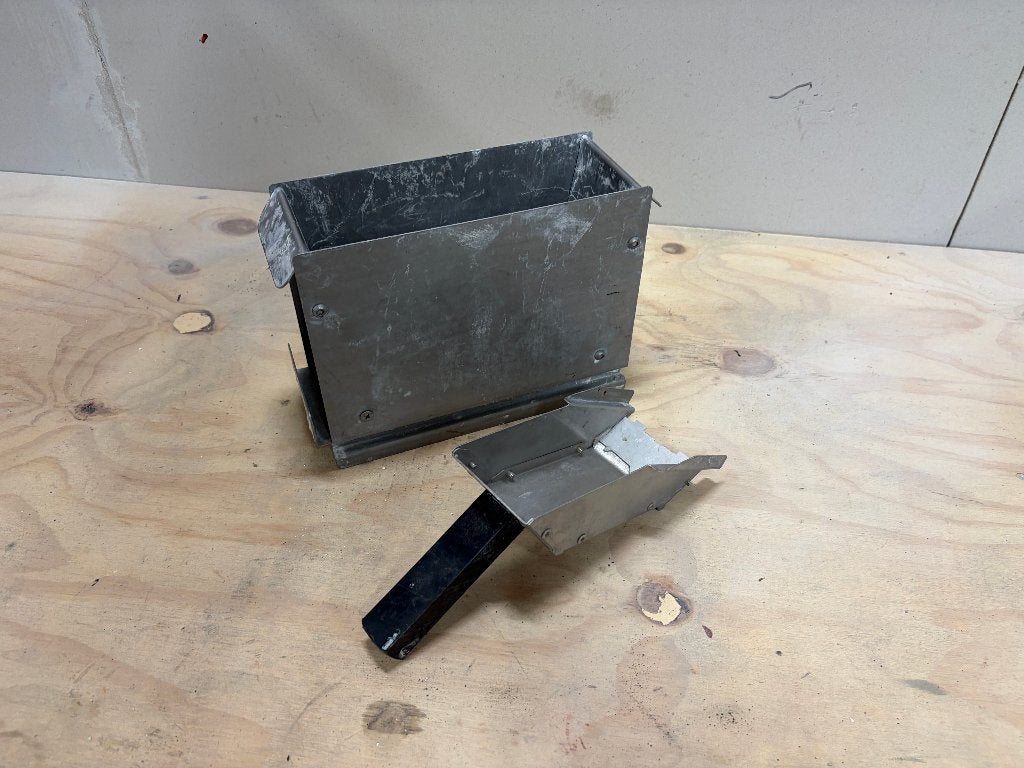 Lijmbak + lijmschep 100 mm (verdeelbak kalkzandsteen), Ophalen of Verzenden, Gebruikt