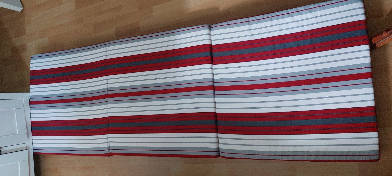 Logeer bed matras en poef in een, Ophalen, Eenpersoons