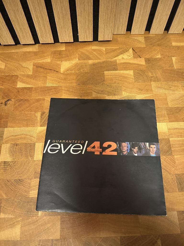 Level 42 Guaranteed single, Ophalen of Verzenden, Gebruikt, Pop, Single