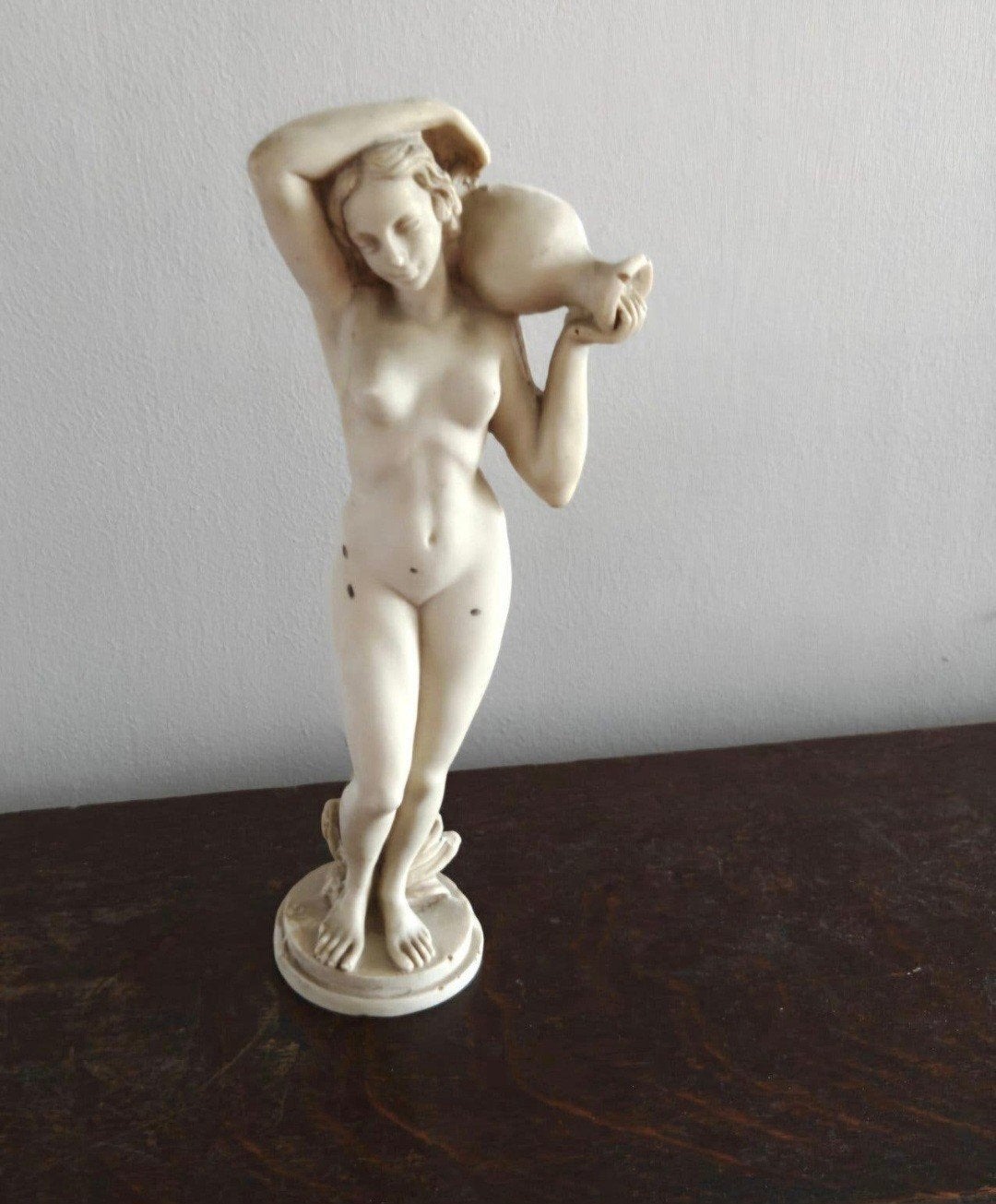 venus marmer beeldje watetdraagster, Ophalen of Verzenden, Zo goed als nieuw