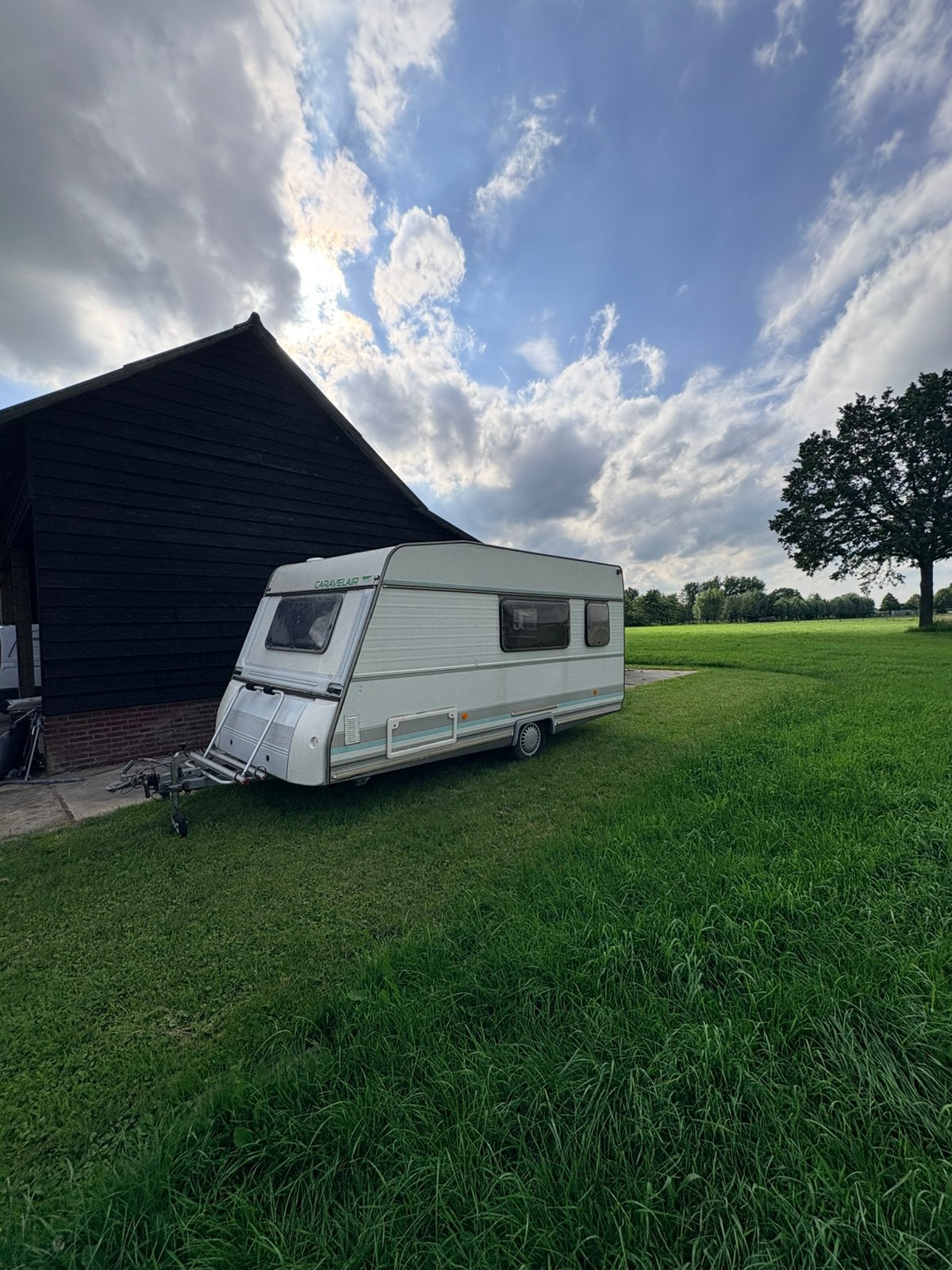 Caravelair Caravan 4 persoons met voortent/luifel, Rondzit, Tot en met 2, 750 - 1000 kg, Particulier