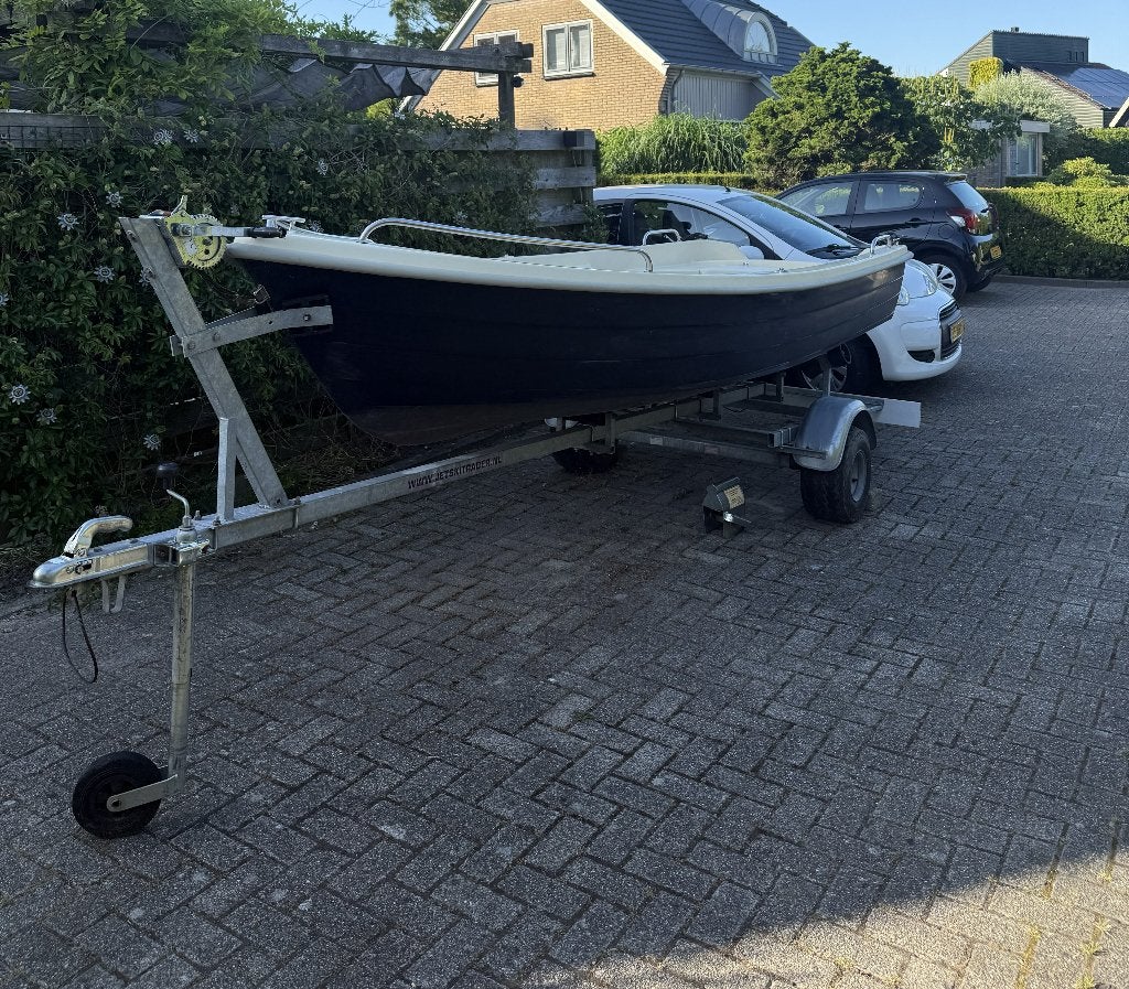 Polyester sloep 4.3m vaarklaar  met trailer en Suzuki 6pk, Watersport en Boten, Sloepen, Gebruikt, Corsiva, Afdekzeil, Trailer