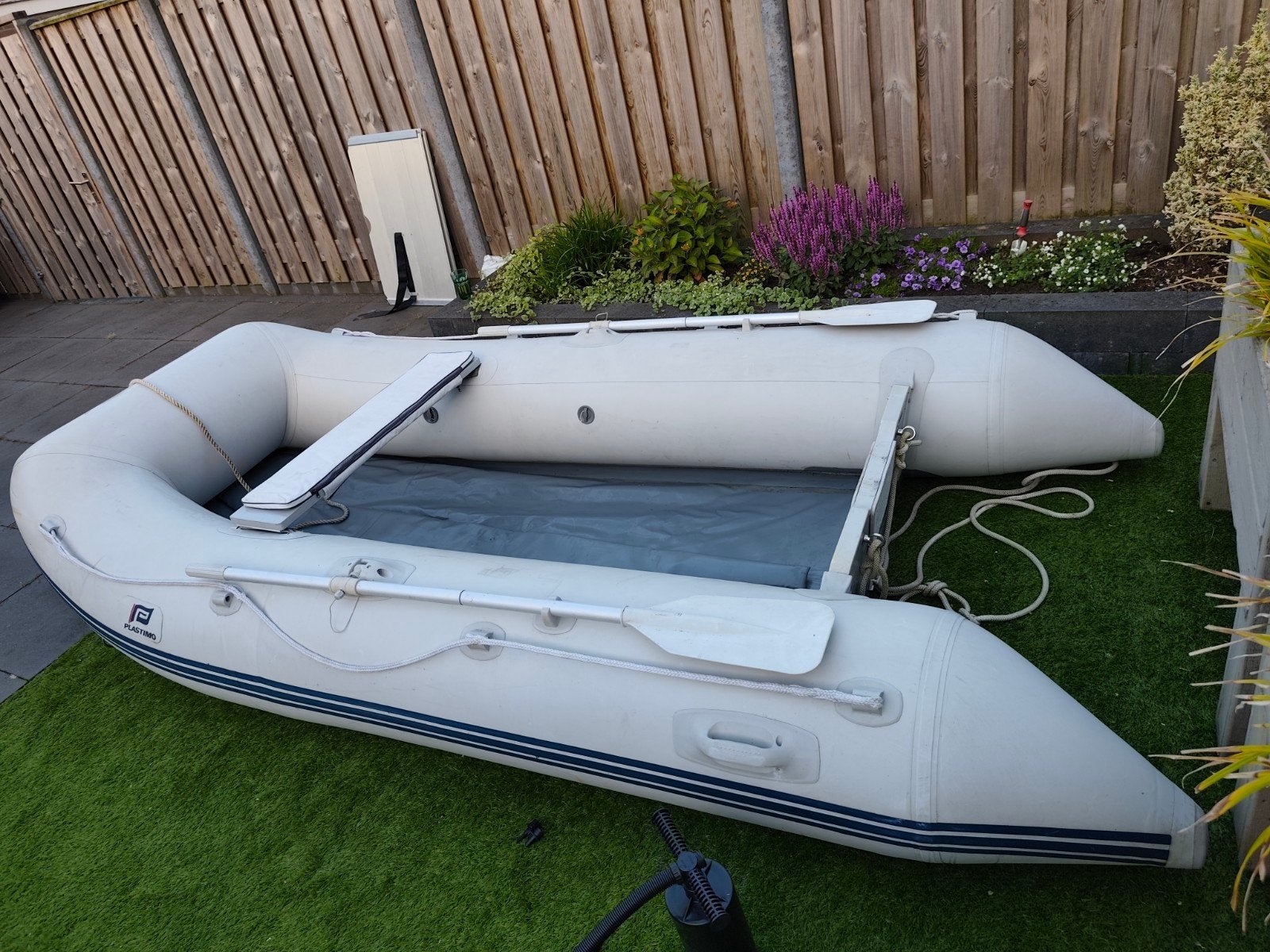Plastimo P340 rubberboot met Johnson 8pk buitenboordmotor, Ophalen of Verzenden, Gebruikt