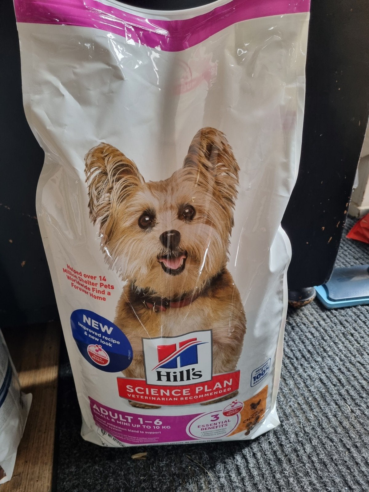 2 zakken hondenvoer.  Hills mini adult en Hills z/d, Dieren en Toebehoren, Ophalen, Hond