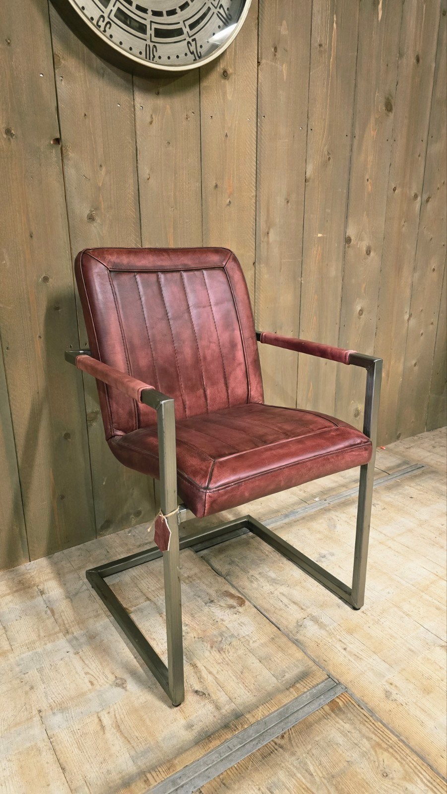 Mooie Industriele Eetkamerstoel Schapen Leer Bordeaux Rood, Huis en Inrichting, Hout, Nieuw, Ophalen of Verzenden, Vijf, Zes of meer stoelen
