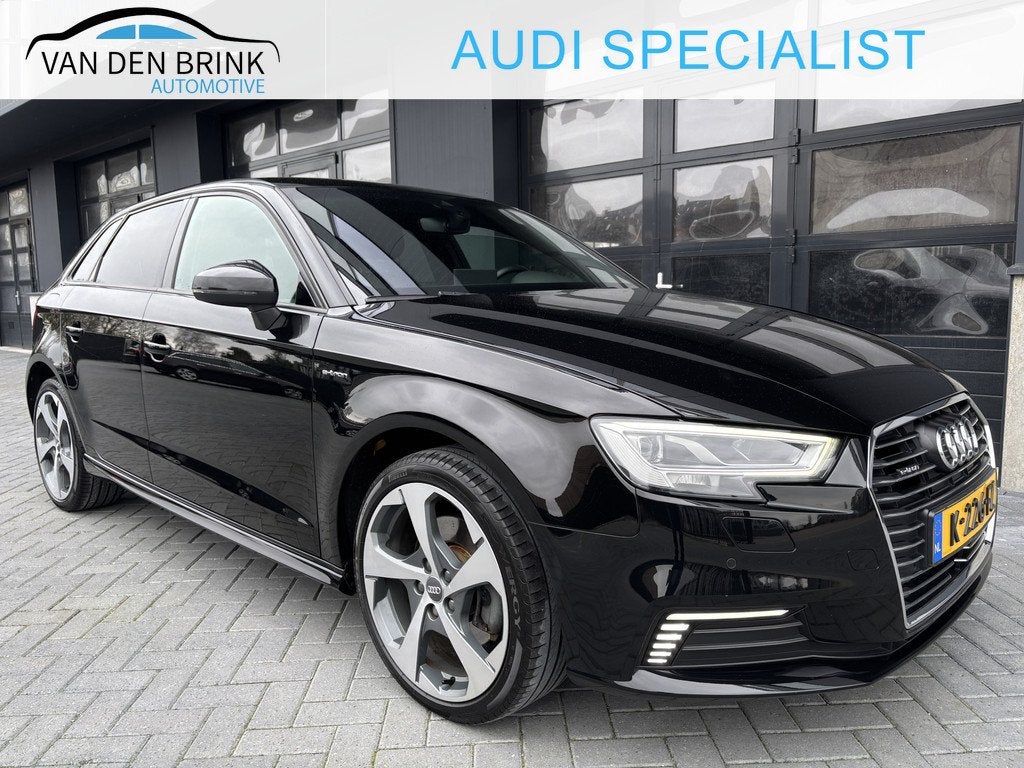 Audi A3 Sportback 1.4 e-tron S-Line Keyless Adaptive Cruise, Auto's, 8 kWh, Gebruikt, 4 cilinders, Leder en Stof