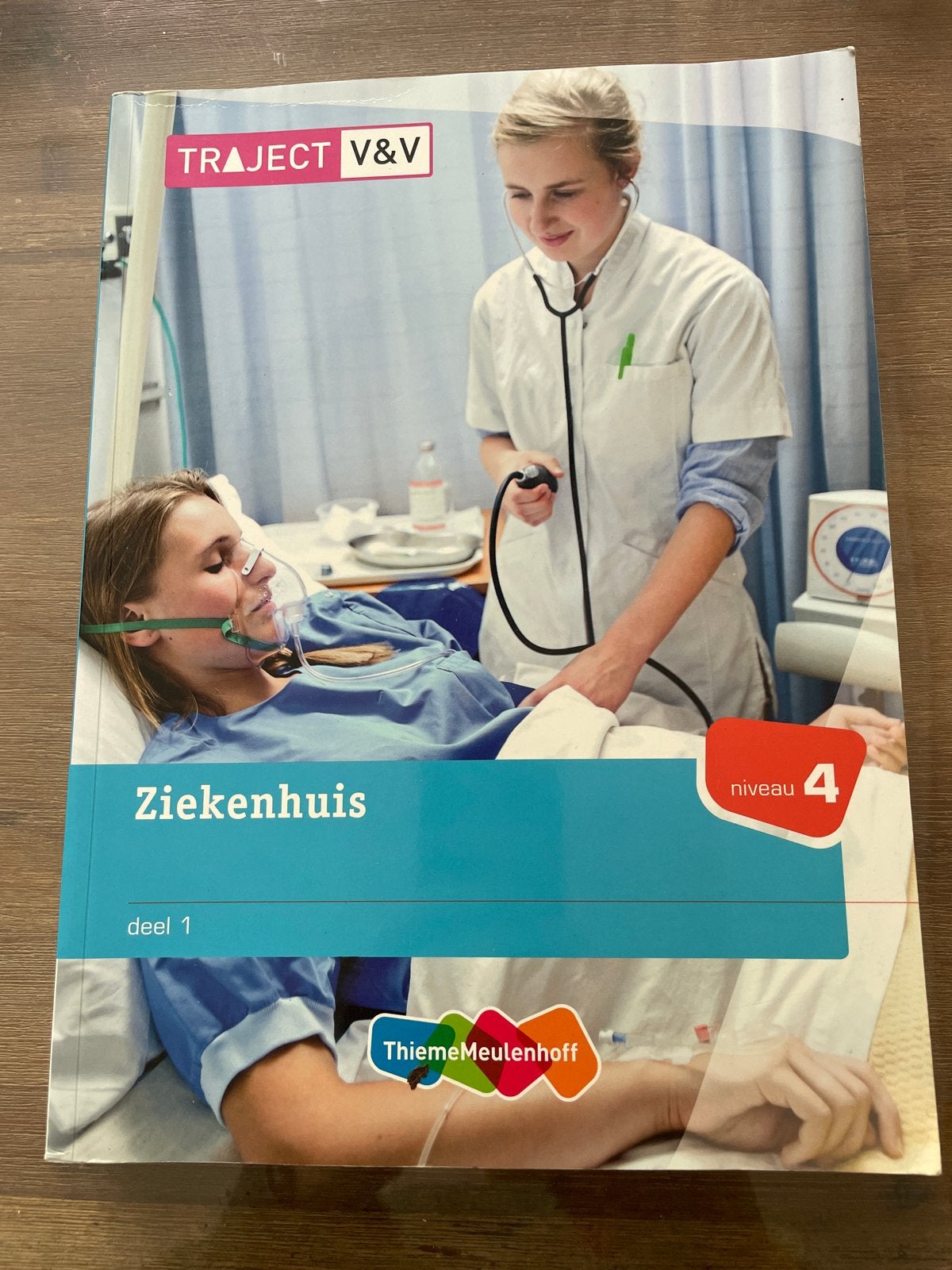 Ziekenhuis deel1 BB 4 MB, Boeken, Ophalen of Verzenden, Zo goed als nieuw, Nederlands, Overige niveaus