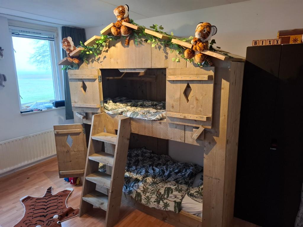 Boomhut stapelbed, Ophalen, Zo goed als nieuw, 180 cm of meer, 85 tot 100 cm
