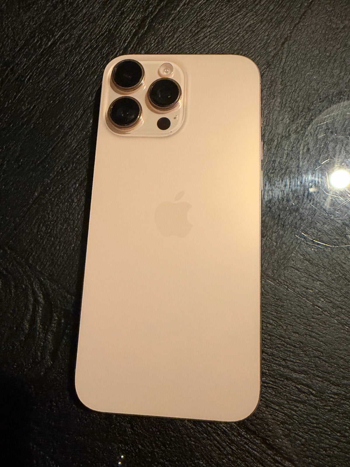 Foto 2 van iPhone 16 pro Max 256 GB Goud - Zo goed als nieuw