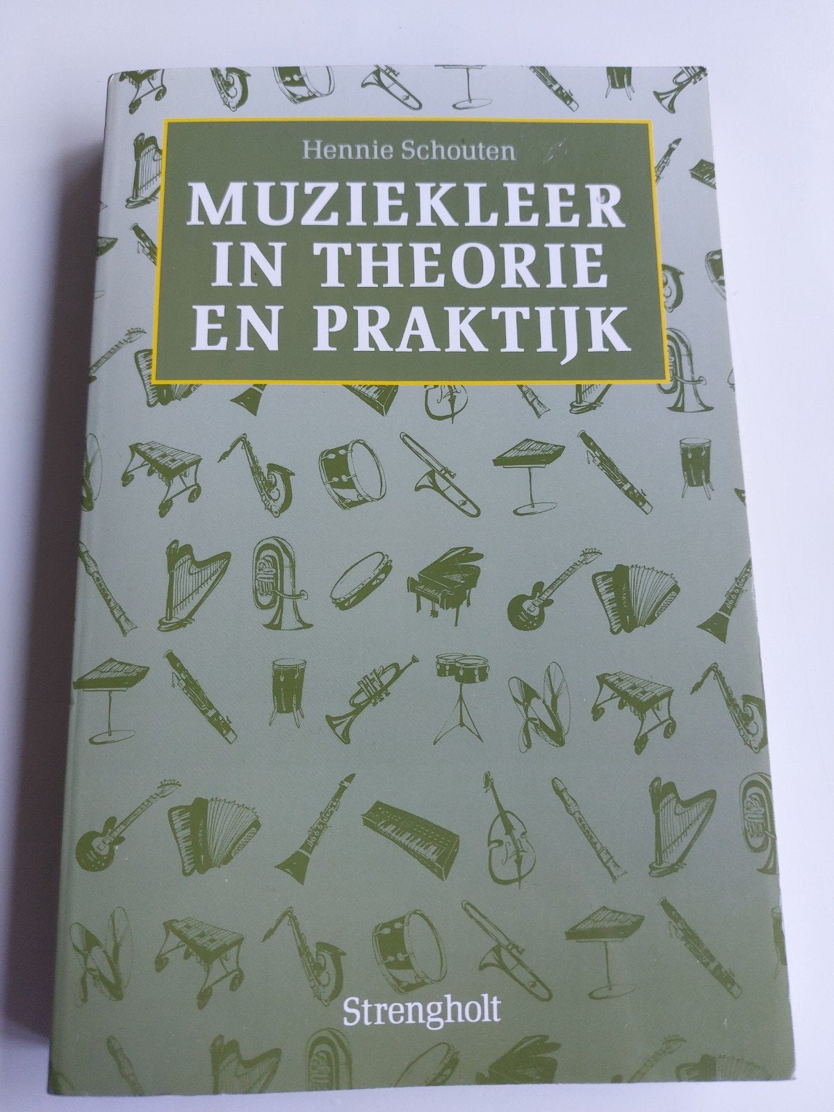 Muziekleer in Theorie en Praktijk - Hennie Schouten, Boeken, Muziek, Ophalen of Verzenden, Zo goed als nieuw, Algemeen, Hennie Schouten