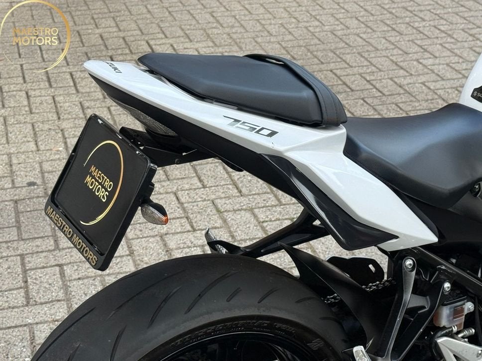 Foto 8 van SUZUKI GSR 750 ABS Origineel NL GROTE Beurt gehad TOPPER !!