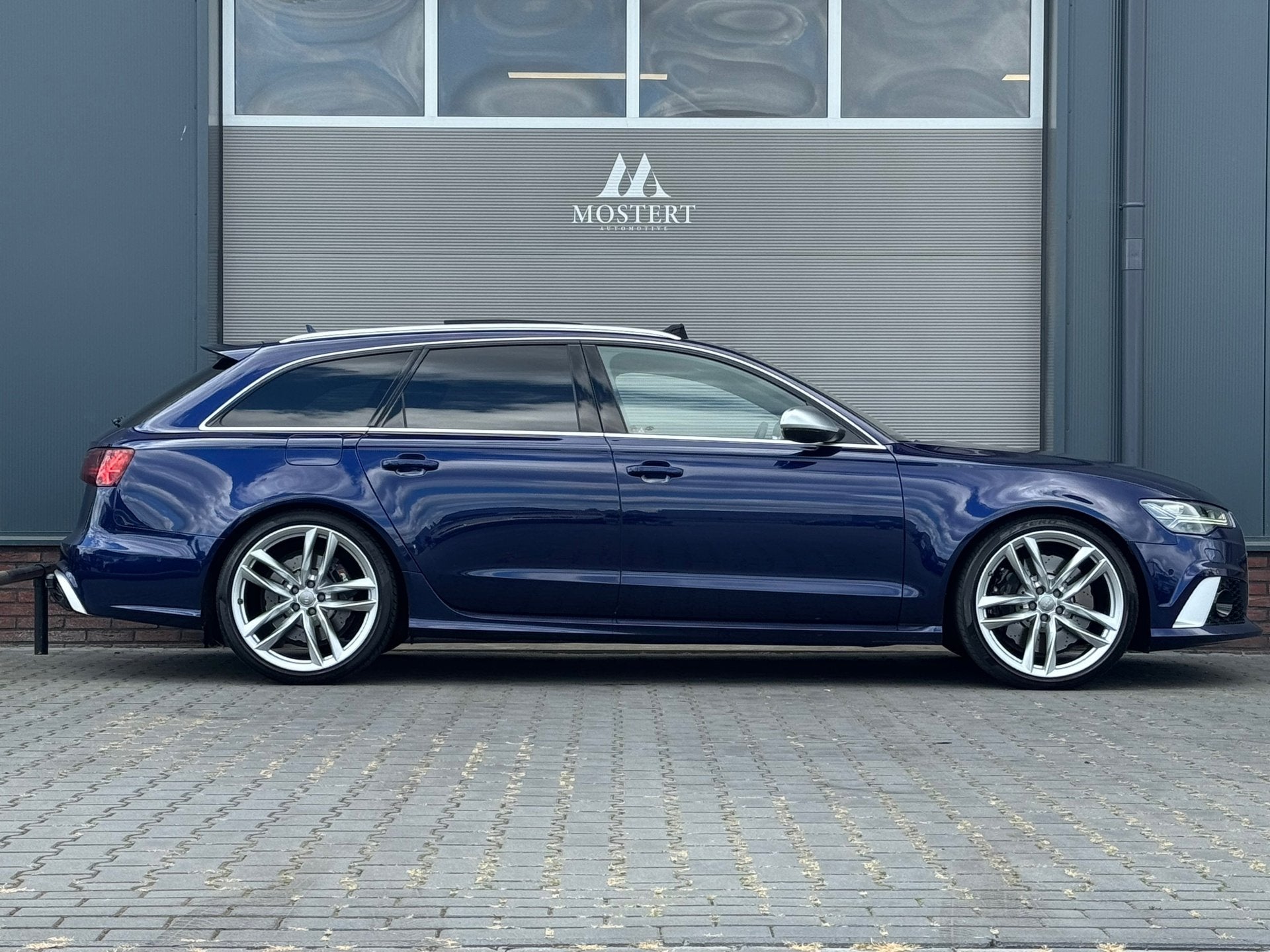 Audi RS6 Avant 4.0 TFSI/605PK RS 6 quattro performance Audi, Auto's, Automaat, Dealer onderhouden, Gebruikt, Blauw