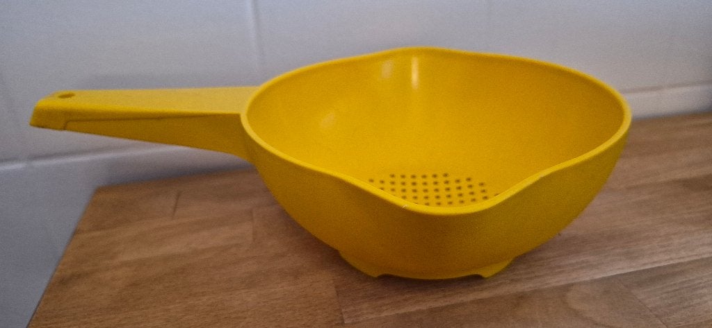 Gele Tuppeware vergiet ., Ophalen of Verzenden, Geel, Overige typen