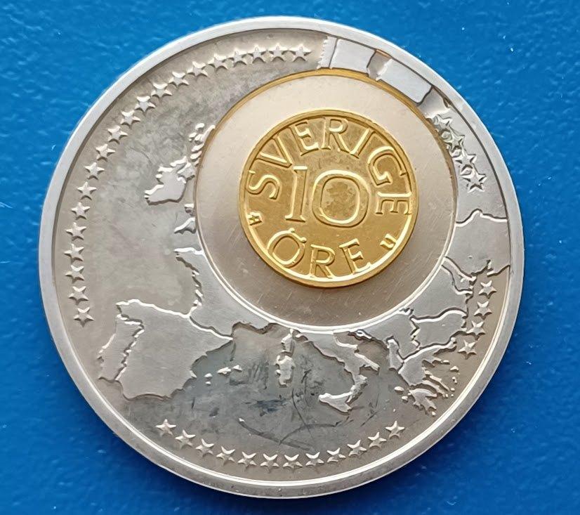 Penning Pecunia Nova Alteri Succedit Zweden 12,5 euro, Postzegels en Munten, Penningen en Medailles, Verzenden, Overige materialen