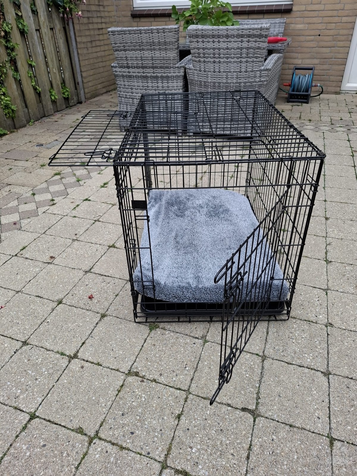 Hondenbench zwart met kussen zo goed als nieuw, Ophalen, Zo goed als nieuw